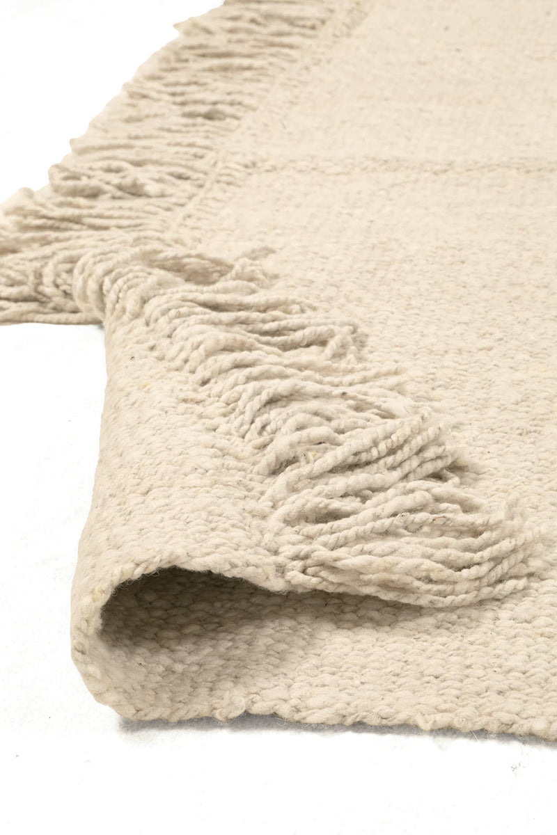 Classica + Fringe Rug Natural White | 4'6" x 6'8"