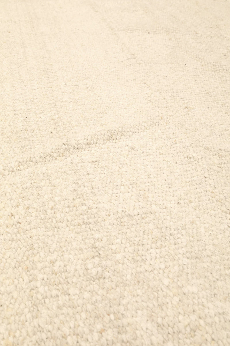 Classica + Fringe Rug Natural White | 4'6" x 6'8"