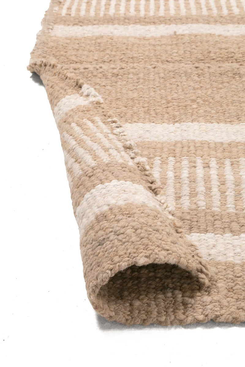 Clemencia Rug Sand & Natural White | 6'9" x 9'9"