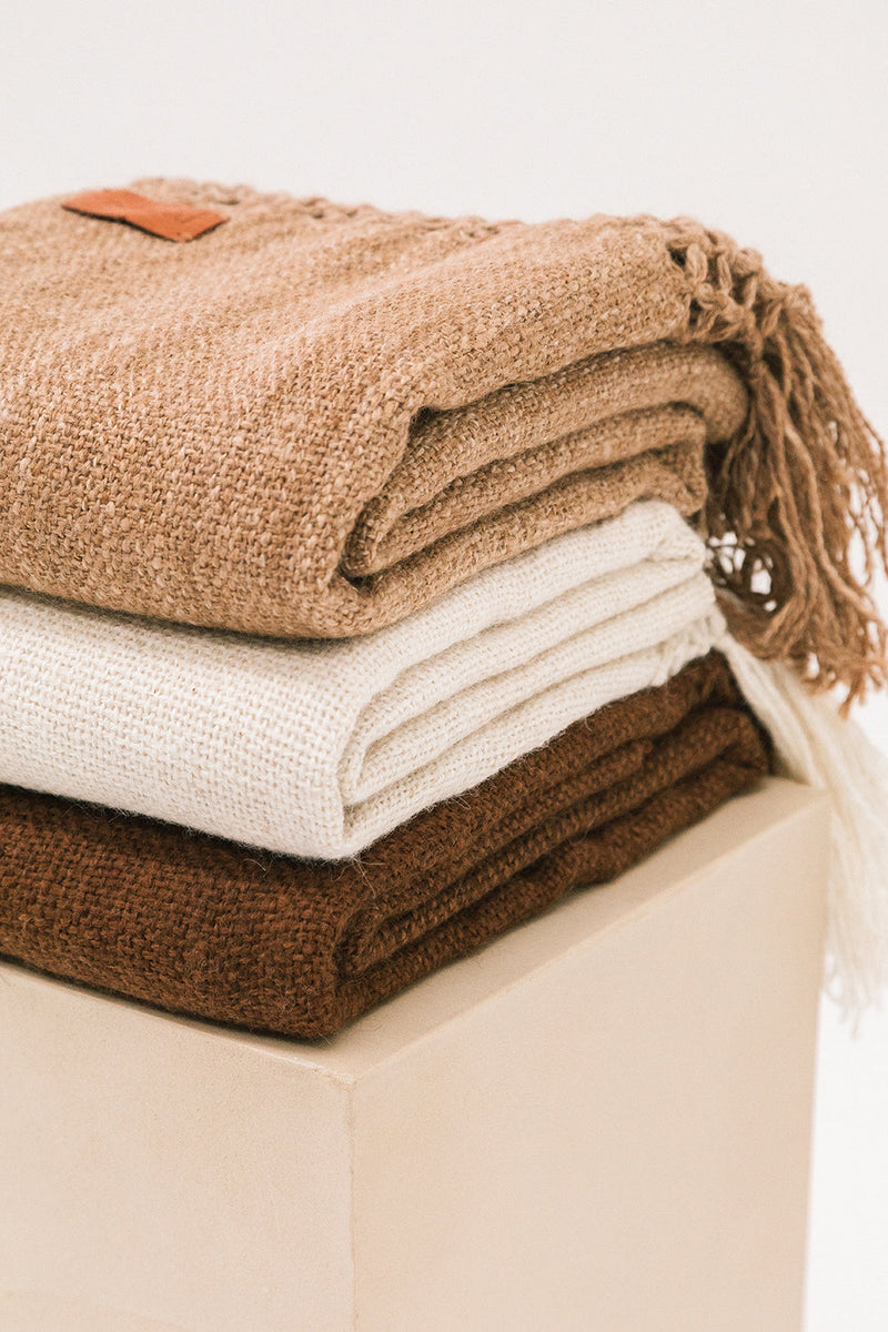 Puna Llama Throw - Oat