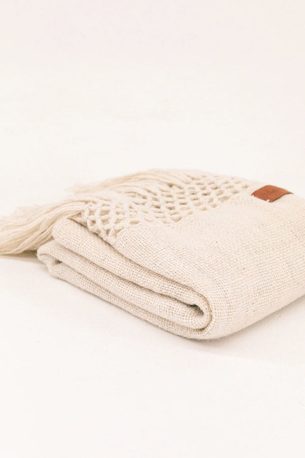 Puna Llama Throw - Natural White