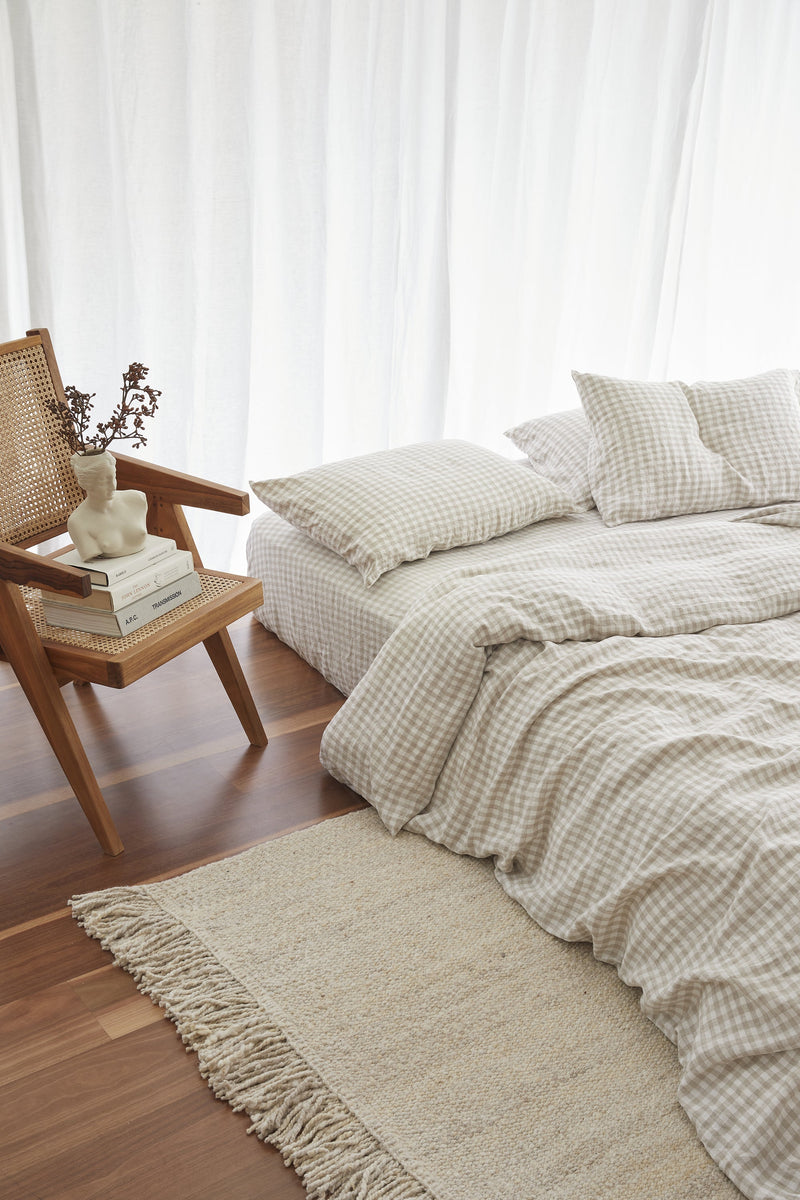 Classica + Fringe Rug Natural White | 4'6" x 6'8"