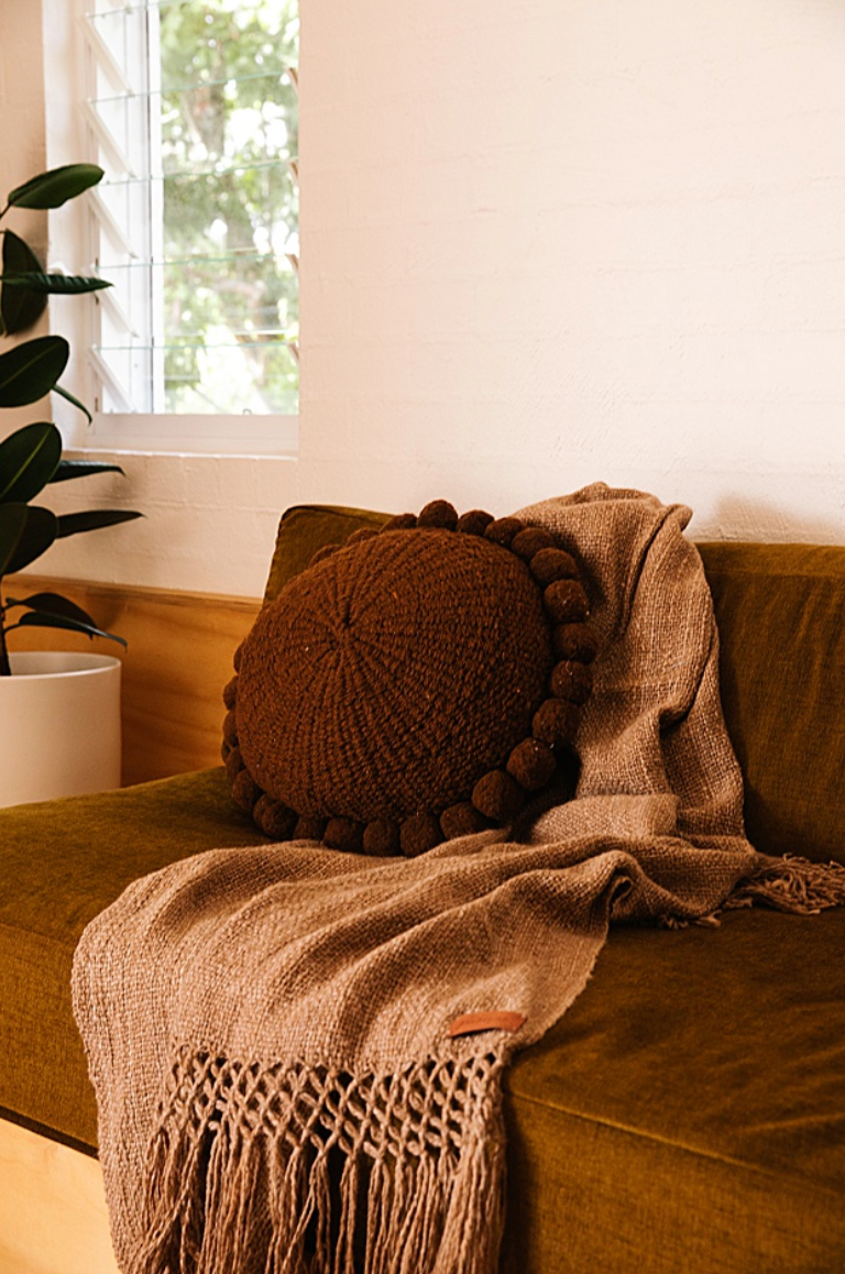 Puna Llama Throw - Oat